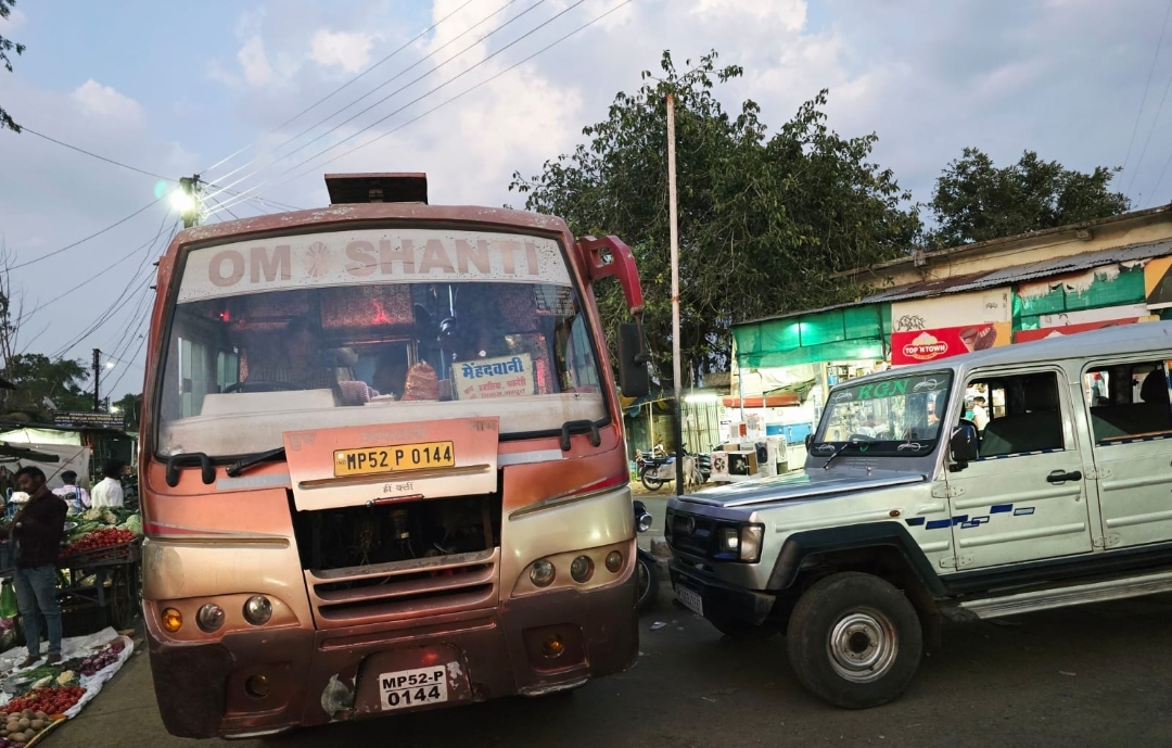 अवैध रेत परिवहन व मार्ग अवरुद्ध करने पर एसडीएम शहपुरा ने तीन वाहनों पर की कार्रवाई,